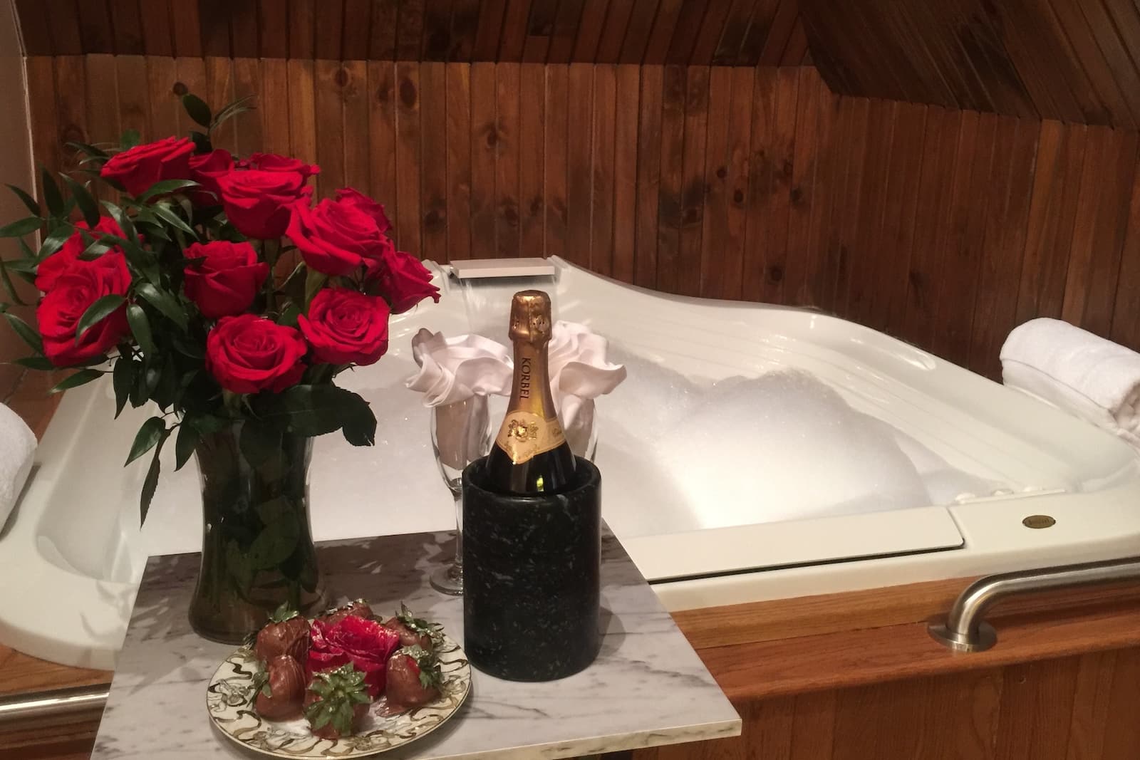 One of the best things to do in Pennsylvania for couples is stay at Buhl Mansion, and book one of our romance packages, wine and roses by a bubble bath