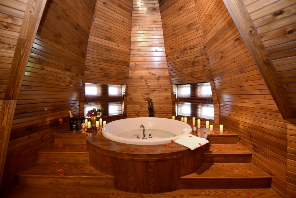 One of the best mansion wedding venues for your big special day, photo of one of the beautiful rooms with en suite jaccuzi tub